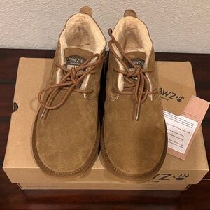 NEW PAWZ BY BEARPAW CHARLIE